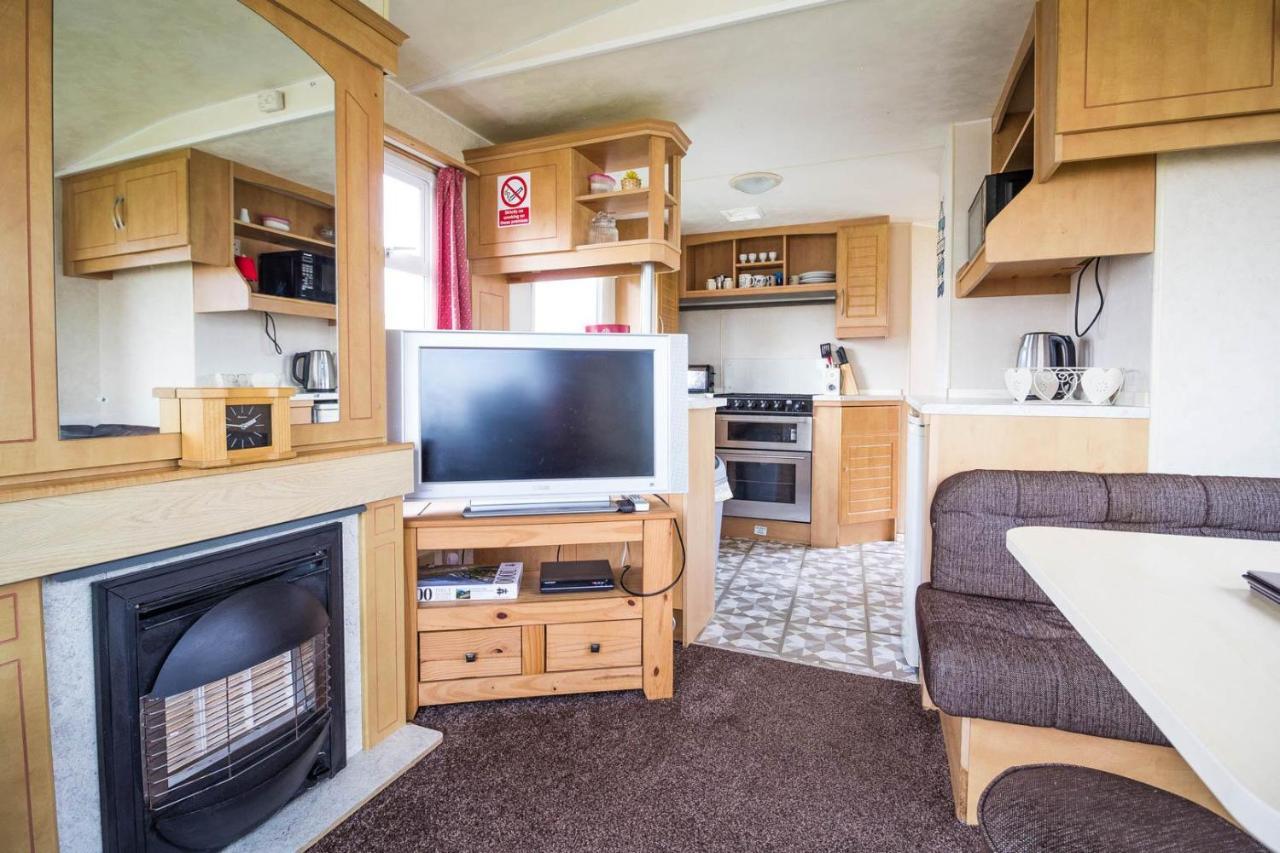 מלון קלקטון און סי 6 Berth Caravan For Hire At Martello Beach Holiday Park In Essex Ref 29017Y מראה חיצוני תמונה