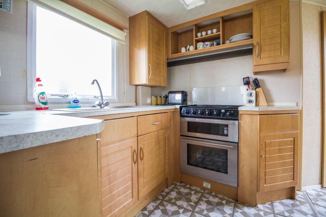 מלון קלקטון און סי 6 Berth Caravan For Hire At Martello Beach Holiday Park In Essex Ref 29017Y מראה חיצוני תמונה