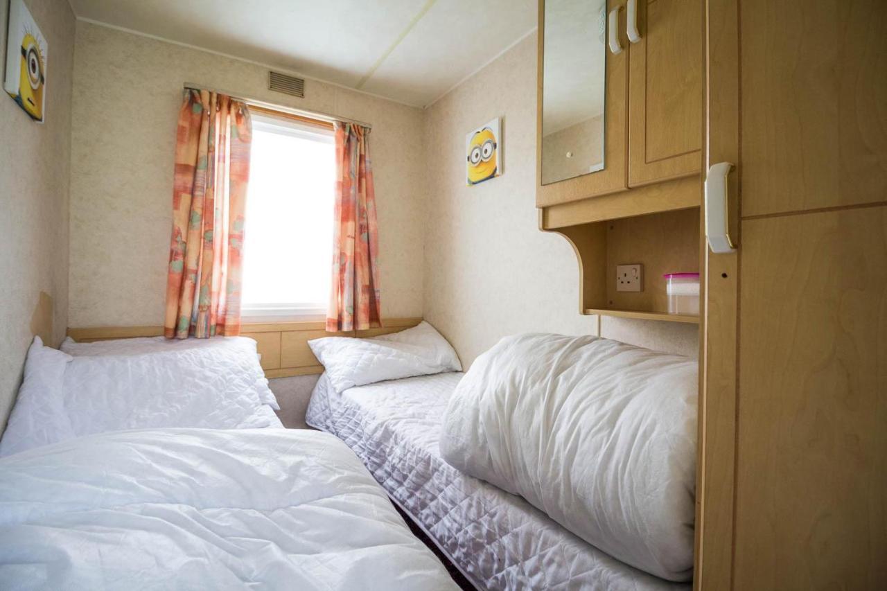 מלון קלקטון און סי 6 Berth Caravan For Hire At Martello Beach Holiday Park In Essex Ref 29017Y מראה חיצוני תמונה