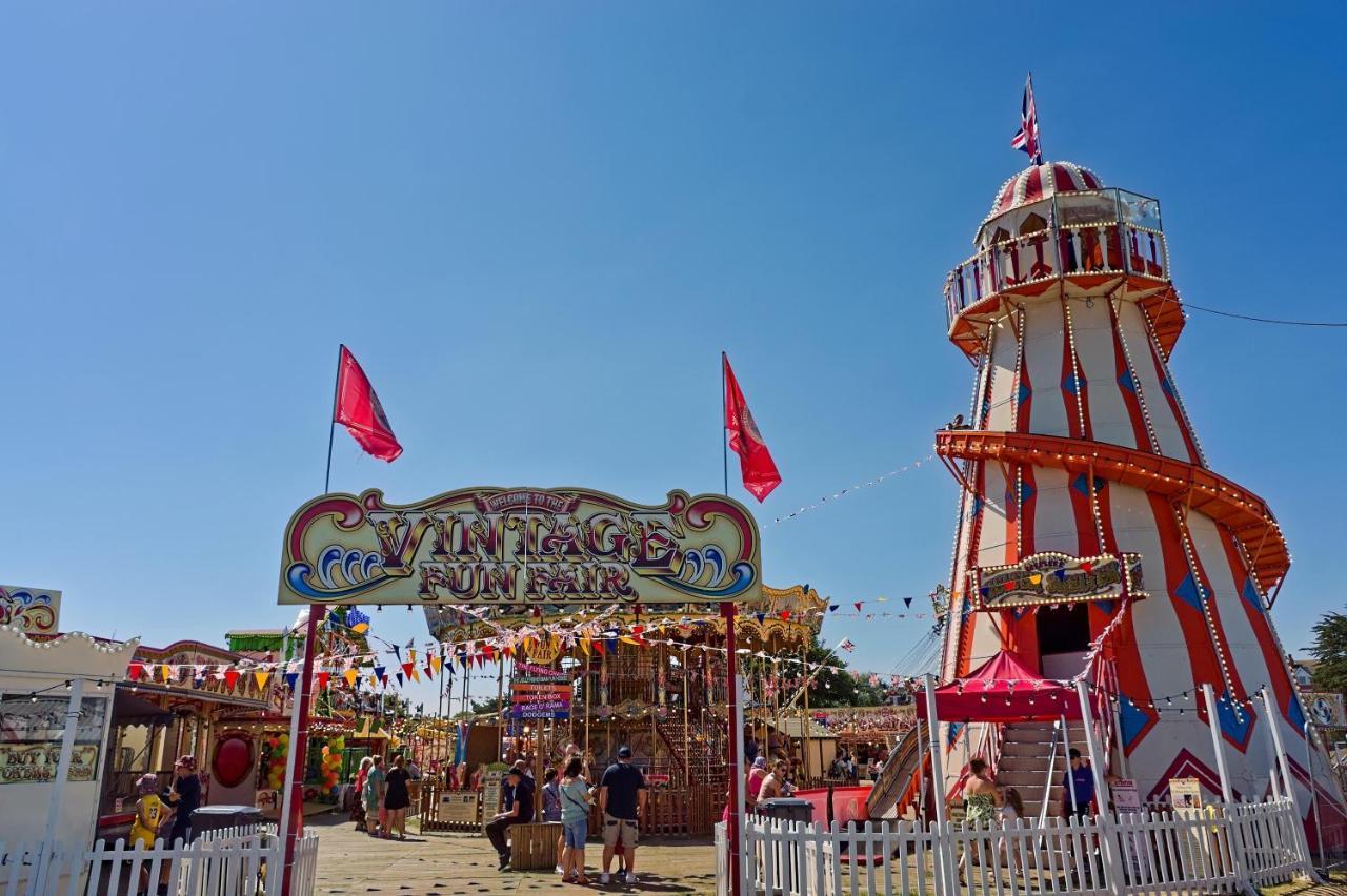 מלון קלקטון און סי 6 Berth Caravan For Hire At Martello Beach Holiday Park In Essex Ref 29017Y מראה חיצוני תמונה